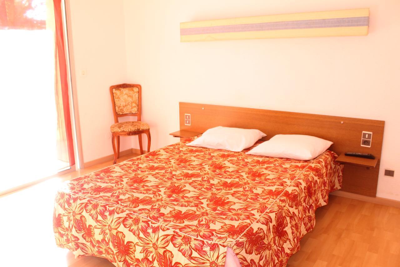 Hotel Restaurant La Garenne Tresserre Szoba fotó