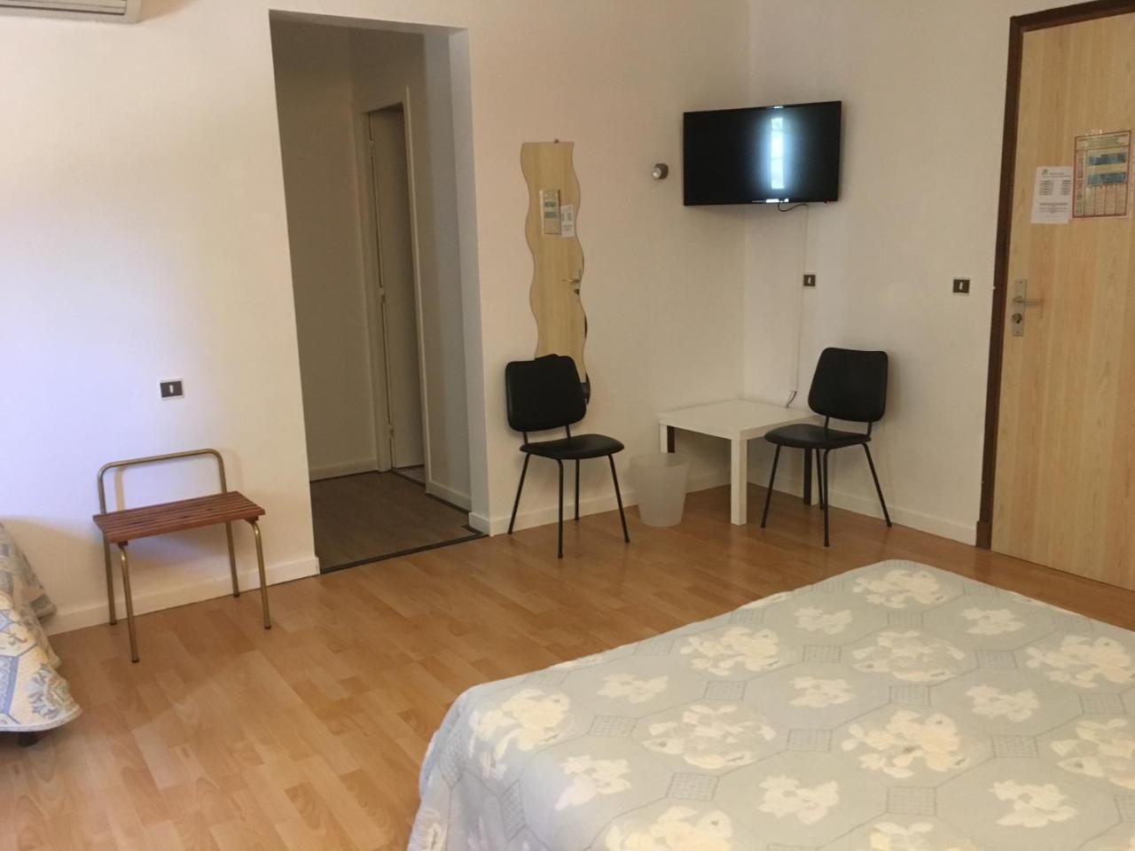 Hotel Restaurant La Garenne Tresserre Kültér fotó
